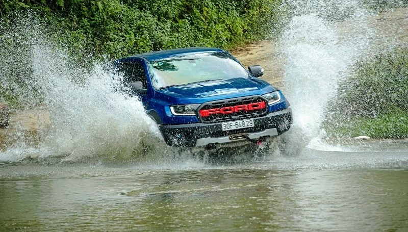 Ford ninh bình không sợ mưa ngập với ford ranger và everest 4